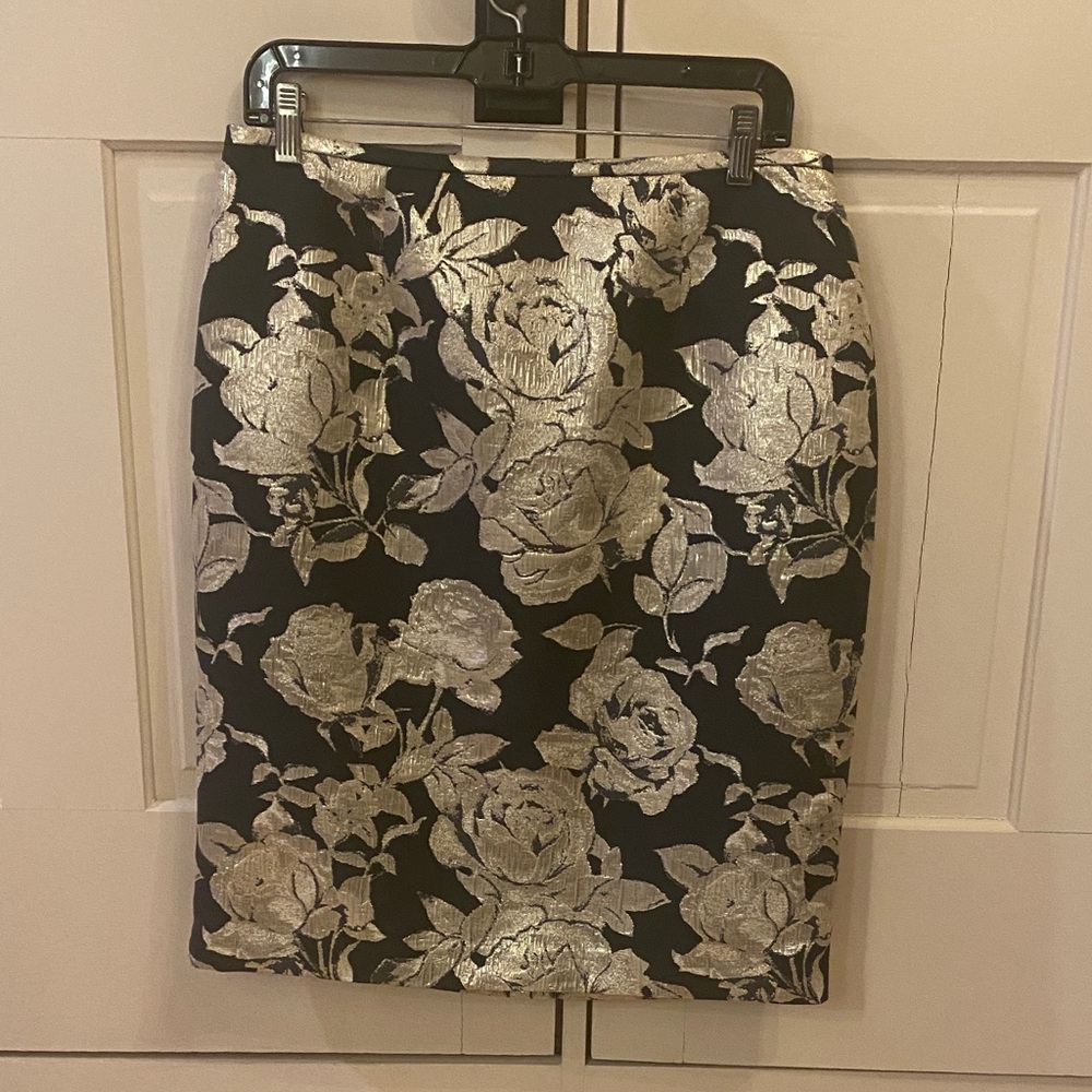 New Calvin Klein Black and Gold Metallic Pencil Skirt